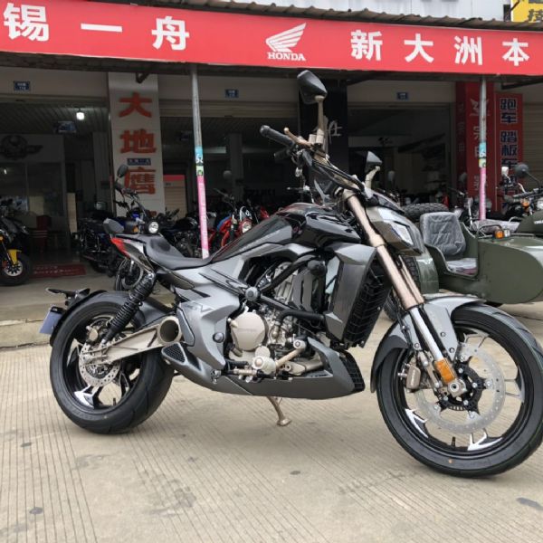 ����310V̫�Ӹ���Ħ�г����ĵ���ˮ������
