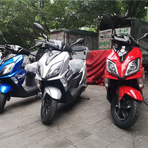 ������ľUY125T���ĵ���̤�峵����Ԫ�߶˵����