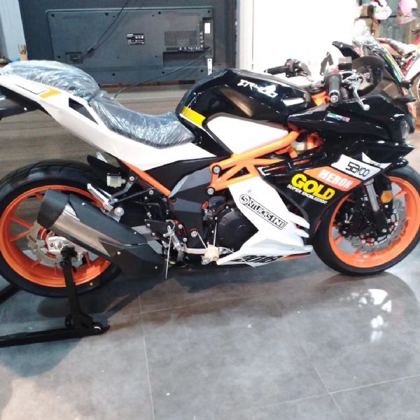  ̨��400