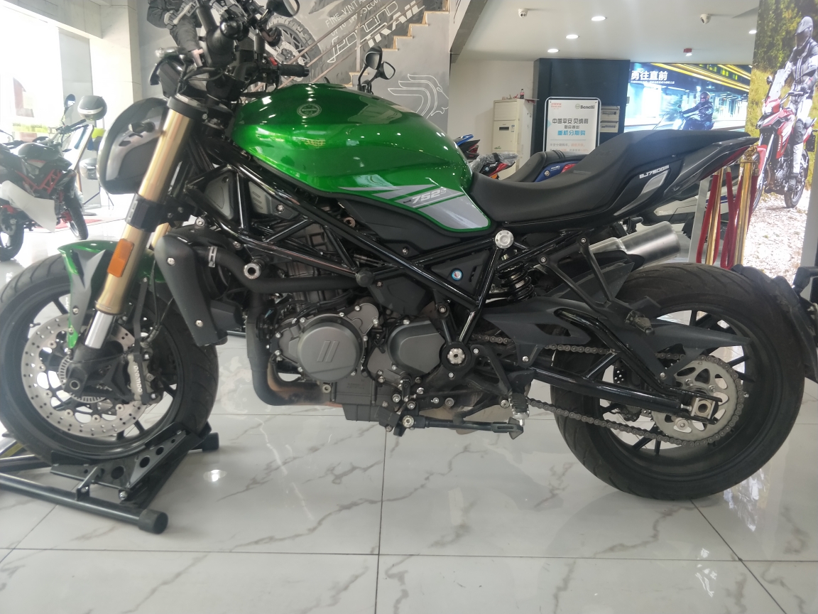 BJ750GS