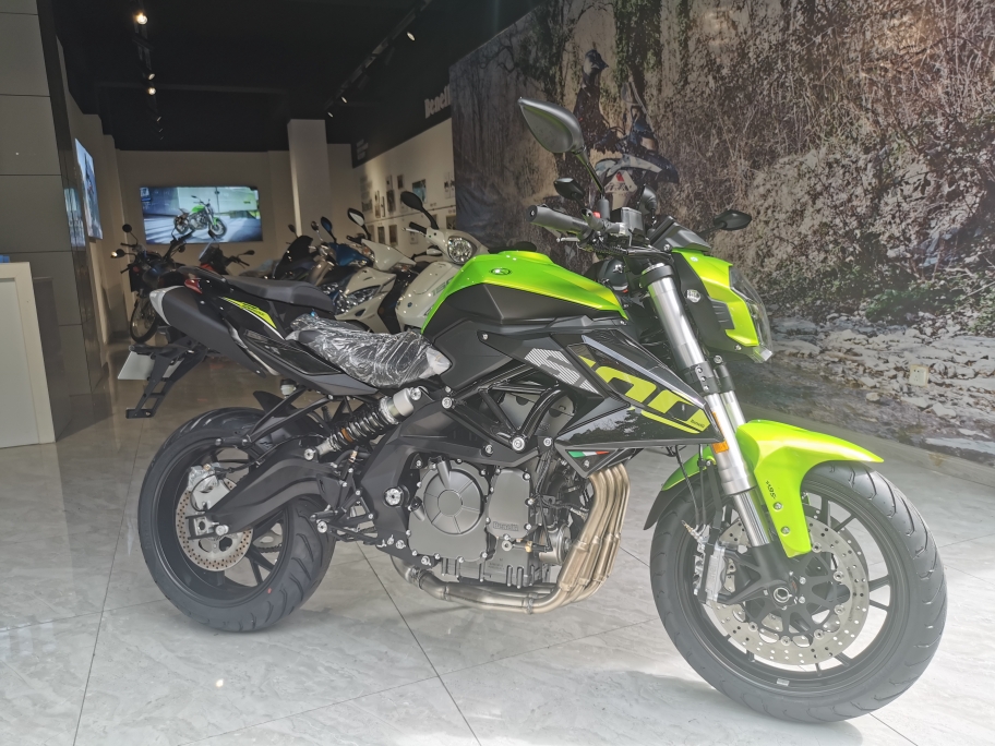 ������xx600i