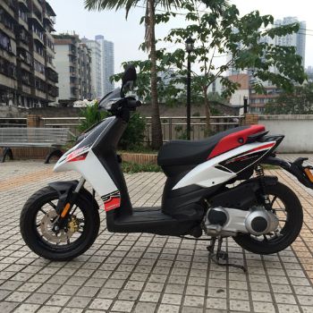 �������� ̨�� SR MOTARD 125