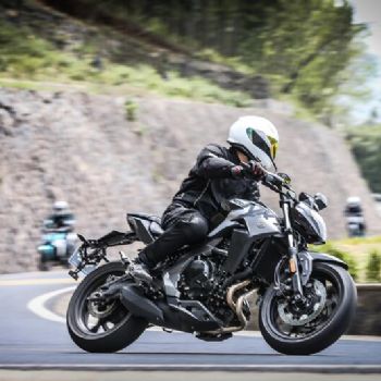  ����CF400 ABS �¿�