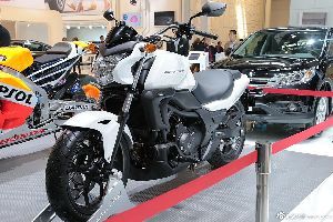 �����й� Honda DreamWing 2014 CTX700N/CTX700��