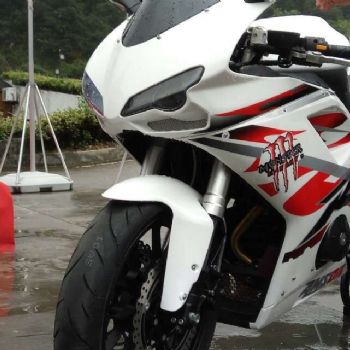 ����400CC�ܳ�