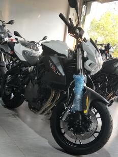  ����������600