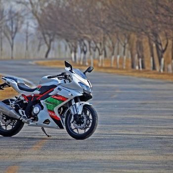 쫷�302BJ300GS-C