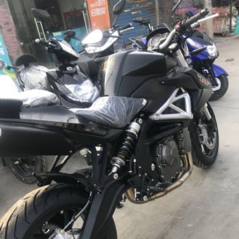  ����600