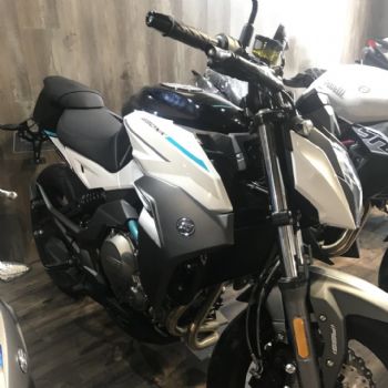  ����650CC��ֱ��˫�ס�ˮ�����Ħ�г�����650N��
