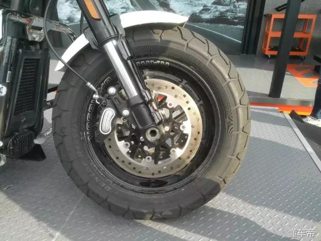 19.88�������鲻һ���Ĺ���Ħ�У�ȫ����βϵ�й��ڷ�����