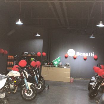  Benelli������������ŷ��BN302ABS���ĳ�ˮ��Ħ��