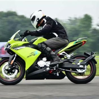  ¡���޼�300RR �ܳ�