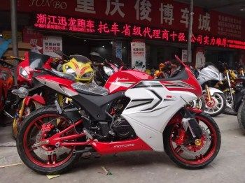 �������ܳ�����200ƽ�������� Һ���Ǳ� Ħ�г���
