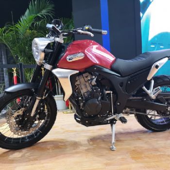 ��Խ  500F(2018)