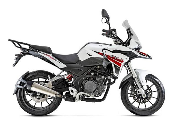 ������ Benelli TRK 125