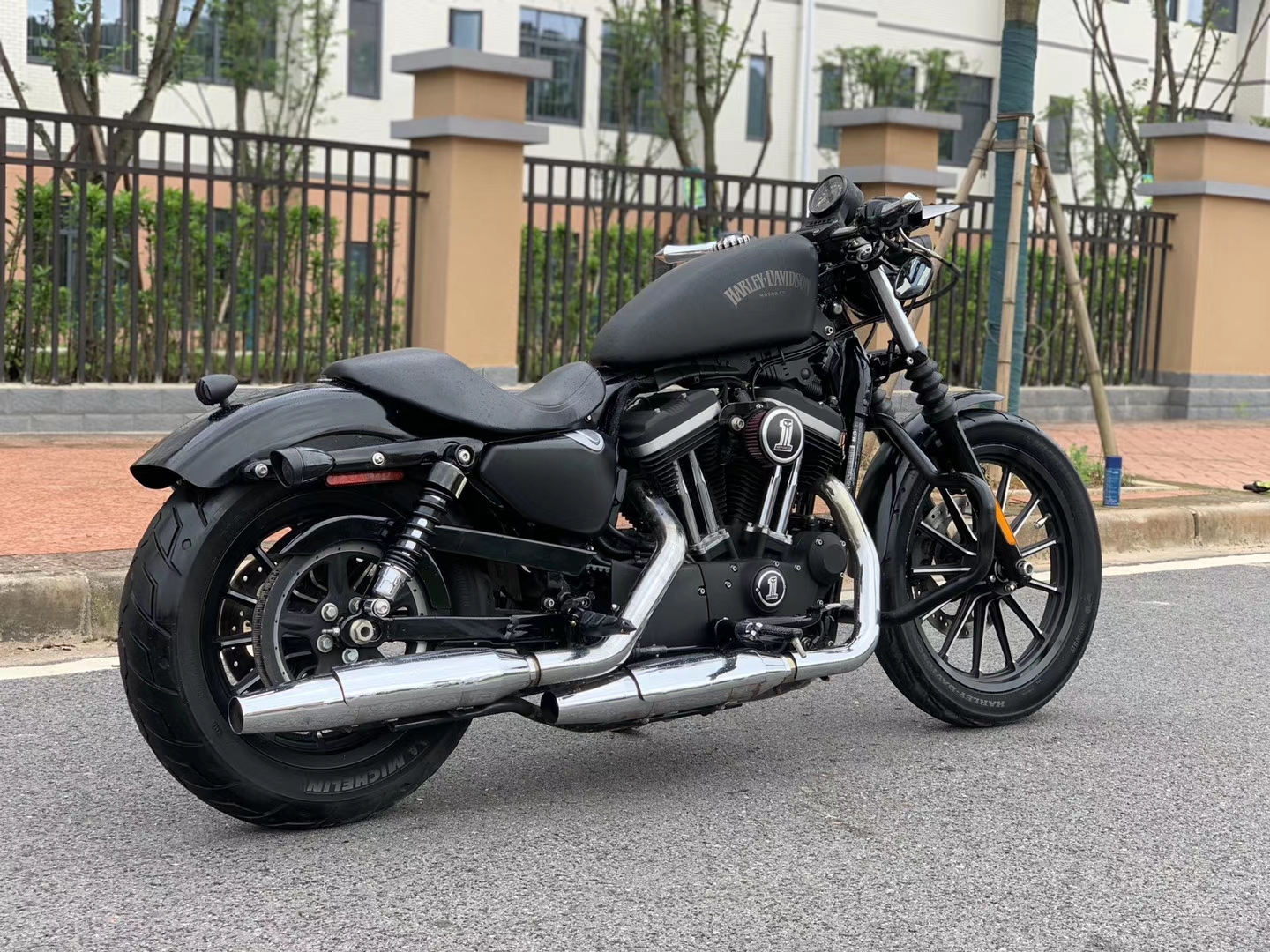 哈雷Harley-Davidson883硬汉摩托车_参数_图片_报价_真实评测视频-两轮视界